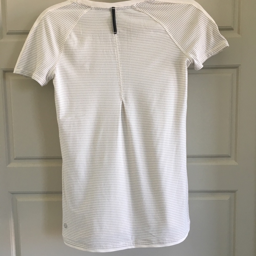 Lululemon cream top